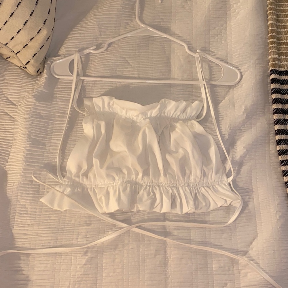 Backless crop top